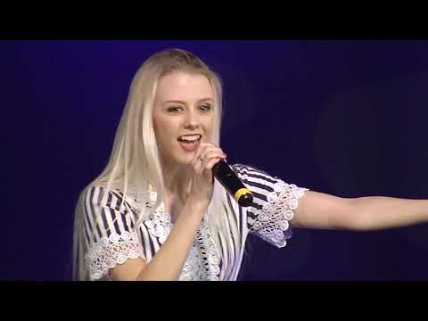 Hudobná skupina AT BAND - A ja taká dzivočka / Nebudem sa vydávati / Načo ste ma mamko