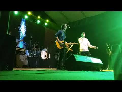 Thumbnail for Sheila on 7 - Seandainya (Live) by Sheila on 7
