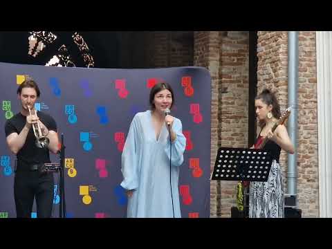 ROMANIA: Brides of the sun - traditional Romanian blouses expo & Corina Sîrghi concert