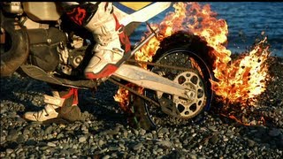 Hard Enduro racing through sand - Red Bull Sea to Sky Day 1