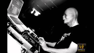 Noisekick - Hunt you down