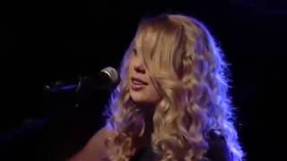 Taylor Swift Untouchable