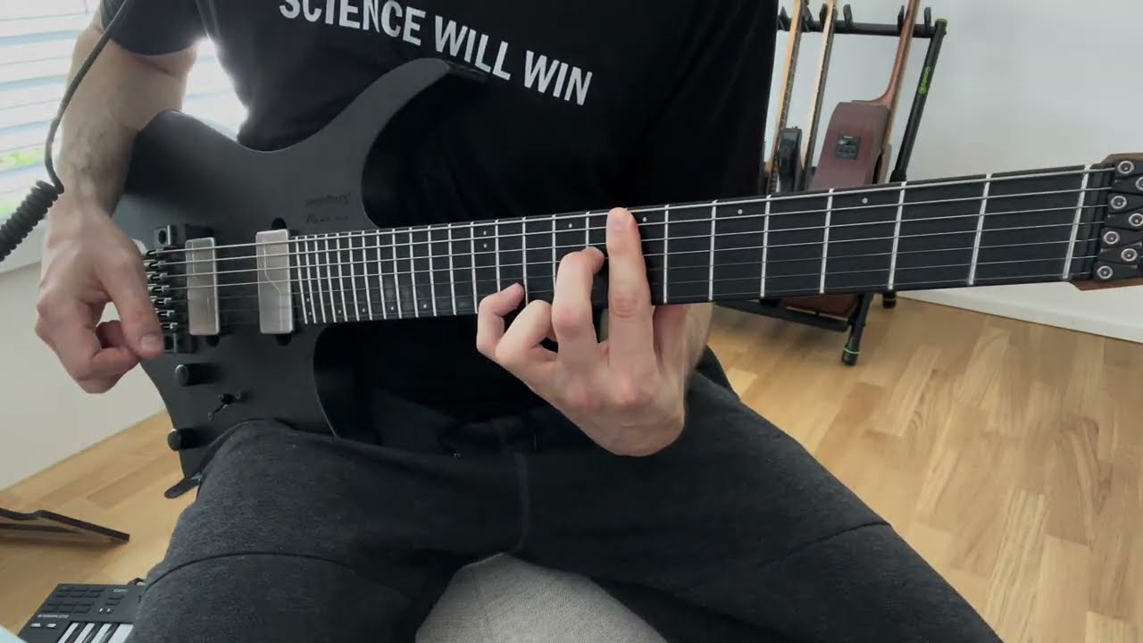 Roberto Barlocci playing bluesy shuffle riffs and chords on electric guitar