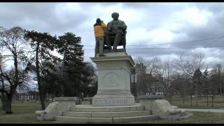 preview picture of video 'Artist / Sculptor David Gesualdi in Bridgeport, CT at the P.T. Barnum Statue in Seaside Park'