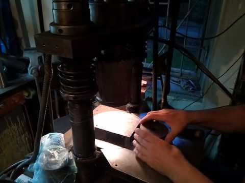 Литье TPE на вертикальной литьевой машине