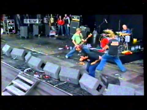 Raging Speedhorn - Reading Festival 2002