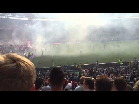 PEC Zwolle - Ajax - Vuurwerk op veld (bekerfinale 2014)