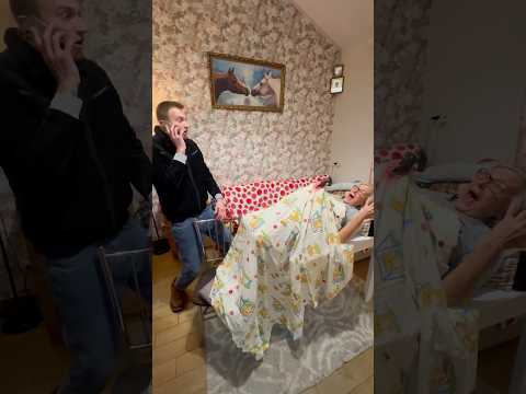 Наша бабушка родила пришельца..😱🤰👽