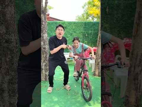 ปะป๊าอยากนั่งจักรยาน #ตลก #โบ๊ะบ๊ะshorts #พี่นาว #shorts