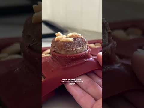 Vegan Gluten Free Snickers Bars #healthyrecipes #snickers #glutenfree #healthydesserts