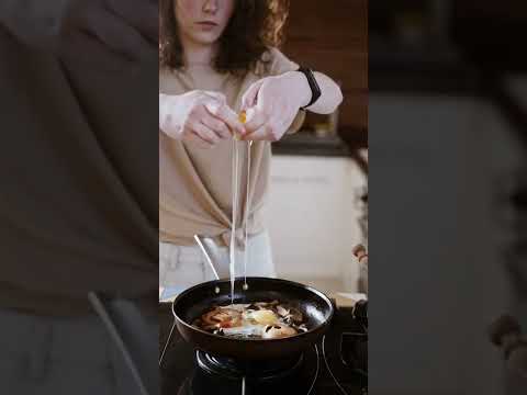 Girl Making Omelette #omelette #food #subscribe #viral #shorts