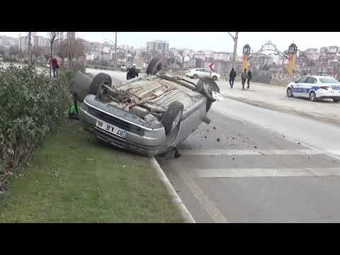 KAZADA OTOMOBİLDE BULUNAN KEDİ ORMANLIK ALANA KAÇTI