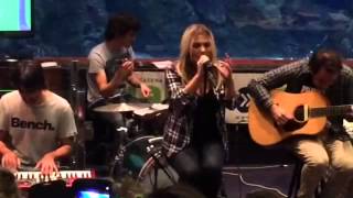 Amaia Montero- Palabras en el Aquarium de Donostia(En Directo)