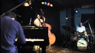 Arale  Kaminsky Trio  plays "Billy Boy" as originally performed by the Red Garland Trio