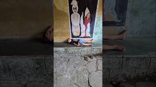 Download lagu what's that behind you dit? mp3