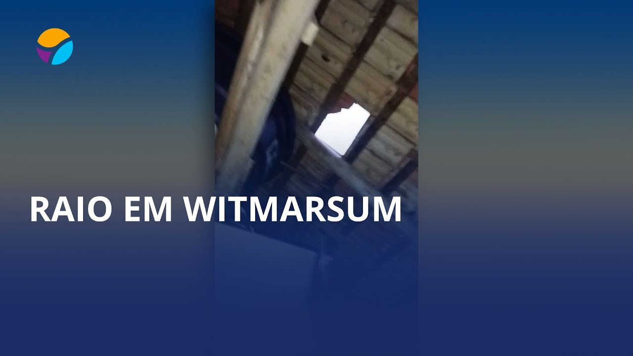 Raio atinge duas casas em Witmarsum durante tempestade