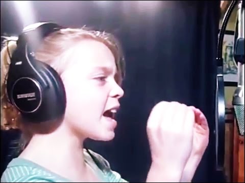 Caroline Costa - Hurt (Christina Aguilera)