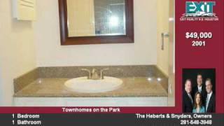preview picture of video 'Townhomes on the Park Houston Texas'