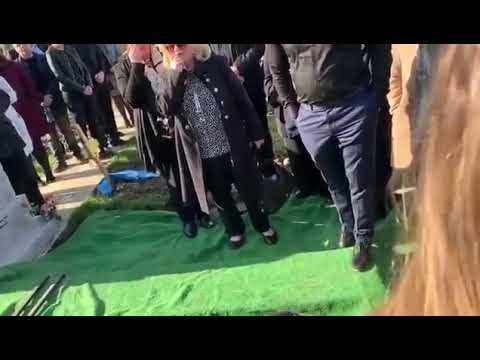 Man pranks mourners at his own funeral as his coffin is being buried