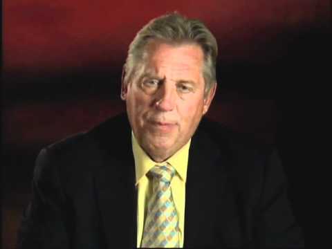 Minute With Maxwell: Giving and Receiving is Easy Math - John Maxwell Team