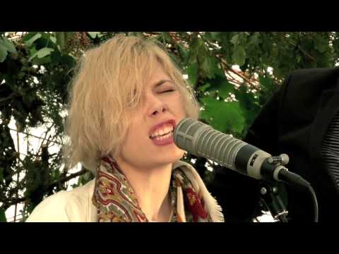 Chew Lips - Play Together (Green Man Festival | Sessions)