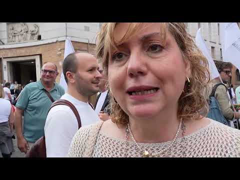 VIDEO | “La riforma si fa con noi”, la protesta dei medici di base sotto al Ministero