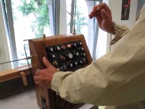 Nori Ubukata nous fait une démonstration de son Thérésyn