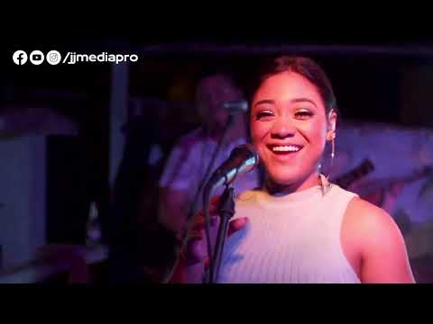 AMOR DE DOS AMANTES - JHONTHAN CHAVEZ ( EN VIVO )