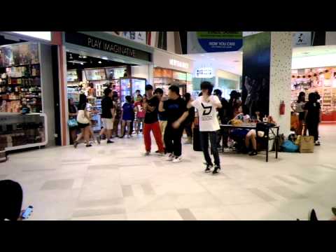 121020 KPOP Dance Off (Halloween Edition): SHINee - Replay (누난 너무 예뻐)