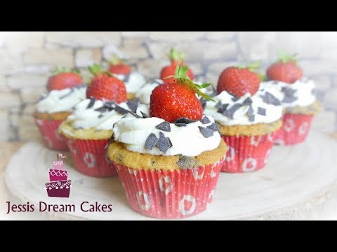 Leckere gefüllte Erdbeer Cupcakes/Strawberry Cupcakes