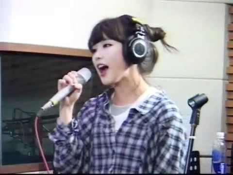 IU singing "Rain Drop"