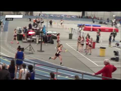 D4 Girls 4x200m Section 1