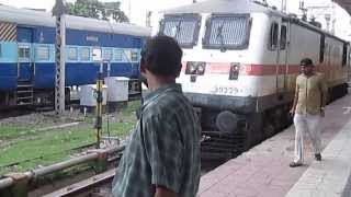 preview picture of video '12301 Howrah Rajdhani being coupled with the most powerful locomotive in IR, WAP-7 of GZB Shed'