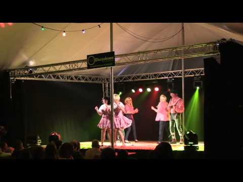 Playbackshow 2013 Aalst. Pol/Bakstraat. (Alpenzusjes - Kontebonke)