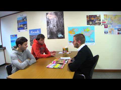 Dialogue 14 : A l'agence de voyage