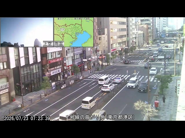 三田二丁目交差点（国道1号線の曲がり角と空模様）