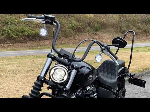 RRI SIGZ LED (front & rear) black label special edition lights - 2020 Street Bob #StreetBob #RogueAF