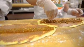preview picture of video 'Houma Mardi Gras - Cannata's King Cakes'