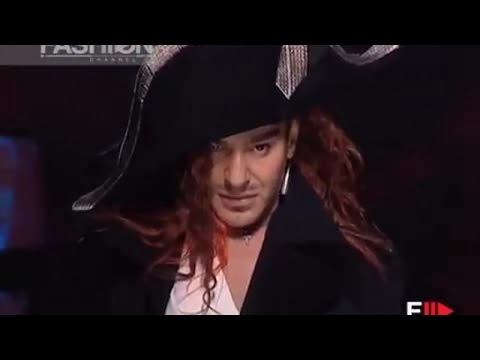 JOHN GALLIANO all the crazy exits! by Fashion Channel