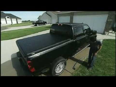 Access Lorado Roll-Up tonneau cover