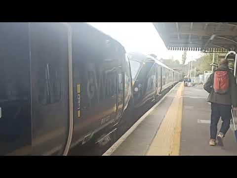 GWR PRIDE CLASS 800 ARRIVING AT PAR [SPECIAL TRAIN CREATED BY GREAT WESTERN RAILWAY] GWR🌈PRIDE
