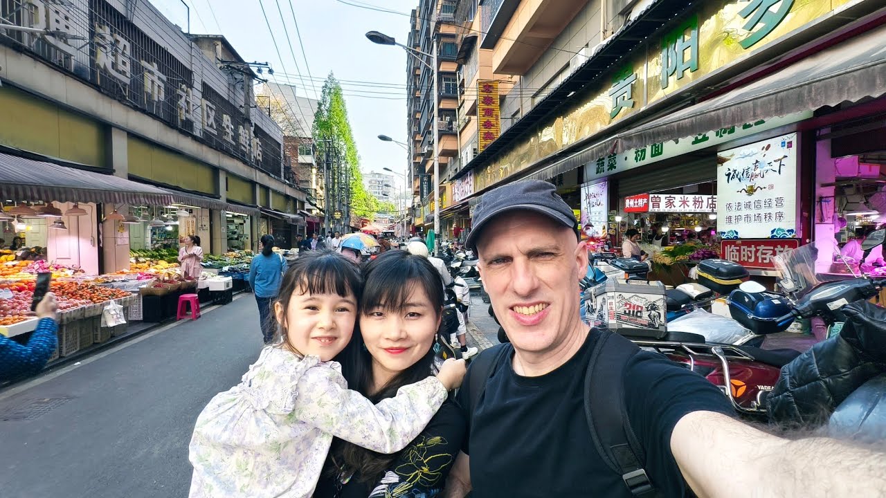 CHINA EN DIRECTO: GUIYANG A FONDO - DÍA 3 - MERCADO Y CALLEJEO | Jabiertzo