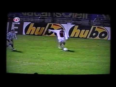 Amazing goal Wesley Sneijder (2005) against FC Eindhoven.