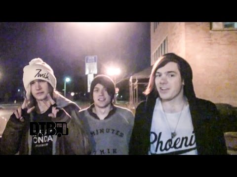 7 Minutes In Heaven - CRAZY TOUR STORIES Ep. 328