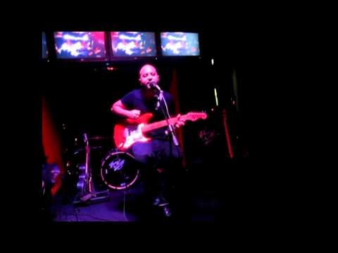 Giuliano Sangiorgi feat. Negramaro - Medley (Purple rain, Fake plastic trees)@Contestaccio