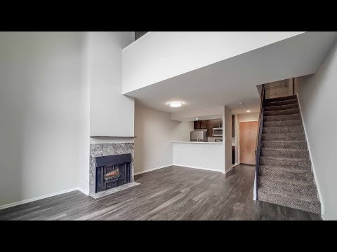 A Lincoln Park 2-story 1-bedroom, apartment C at 1802 N Halsted A Lincoln Park 2-story 1-bedroom, apartment C at 1802 N Halsted
