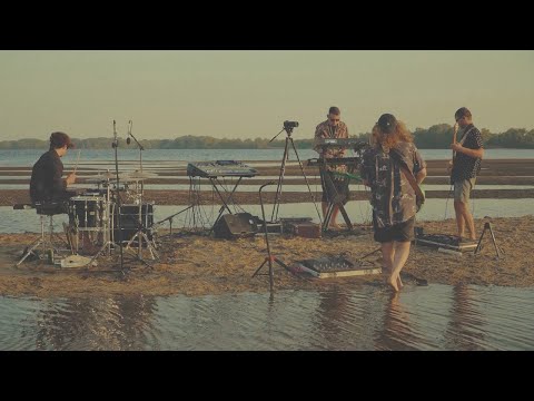 Stars and Mellow: Live on an Island