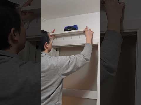 Easy Picture Ledge No Screws No Nails! 3M Command Strips Only  #diy #3m #pictureledge