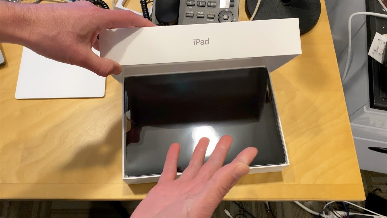 iPad 7th Generation 10.2" (2019 version) Unboxing