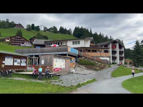 Braunwald, SCHWEIZ ist ein familienfreundlicher Sommer- und Winterferienort in Glarus